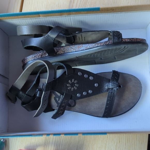 🆕🌿FREE PEOPLE OTBT LEATHER GLADIATOR SANDALS🌿 - Picture 2 of 4